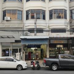 ขายตึกคลินิคหมอสุรชาติ ซื้อรีโนเวทเปิดคลินิคต่อได้ พร้อมอุปกรณ์ !!!-202510141044211760413461839.jpg