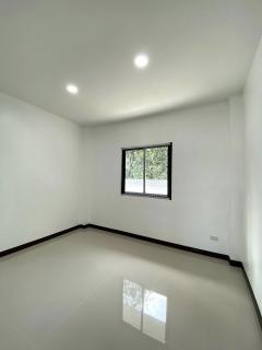 ขายบ้านกำแพงแสน ขายถูก สร้างใหม่ หลังใหญ่ ให้ที่ดินเยอะ เนื้อที่110ตรว. 3นอน 2น้ำ จอดรถได้หลายคัน-202510141116581760415418618.jpg