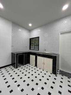 ขายบ้านกำแพงแสน ขายถูก สร้างใหม่ หลังใหญ่ ให้ที่ดินเยอะ เนื้อที่110ตรว. 3นอน 2น้ำ จอดรถได้หลายคัน-202510141117021760415422873.jpg