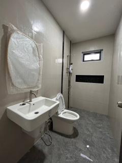 ขายบ้านกำแพงแสน ขายถูก สร้างใหม่ หลังใหญ่ ให้ที่ดินเยอะ เนื้อที่110ตรว. 3นอน 2น้ำ จอดรถได้หลายคัน-202510141117031760415423513.jpg