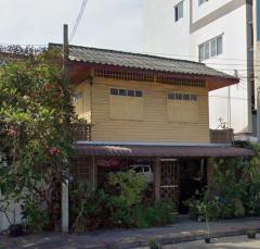 ขายที่ดินพร้อมบ้าน 2 ชั้น 30 ตร.ว. ถ.สังคมสงเคราะห์ ซ.ลาดพร้าว 71 ใกล้ CJ MORE