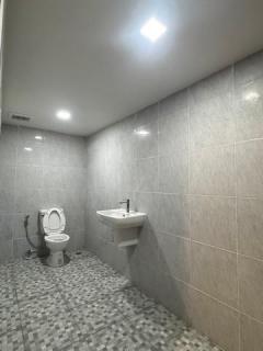 ให้เช่า อาคาร พาณิชย์ 4 ชั้นครึ่ง (ไม่รวมดาดฟ้า) ติดถนนสุขุมวิท คนพลุกพล่านทั้งวัน ติดรถไฟฟ้าBTSปุณณวิถี-202510141628511760434131830.jpg