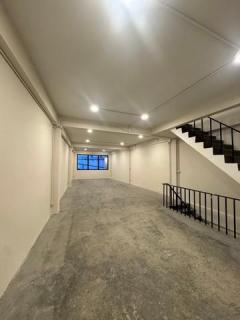 ให้เช่า อาคาร พาณิชย์ 4 ชั้นครึ่ง (ไม่รวมดาดฟ้า) ติดถนนสุขุมวิท คนพลุกพล่านทั้งวัน ติดรถไฟฟ้าBTSปุณณวิถี-202510141628541760434134344.jpg