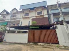 ขายทาวน์เฮ้าส์ 3 ชั้น ซอยจรัญสนิทวงศ์95/1 เนื้อที่ 36 ตร.ว ต่อเติมเต็มพื้นที่ ทำเลดี เหมาะพักอาศัย โฮมออฟฟิศ