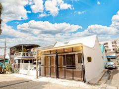 ขายทาวน์เฮ้าส์ หมู่บ้าน ทอรุ้ง นวมินทร์ 111 แยก 3 รีโนเวทใหม่ทั้งหลัง สไตล์น่ารัก มีชั้นใต้หลังคา พร้อมครัวสวย