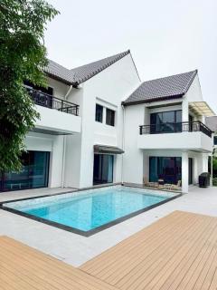 ให้เช่า บ้านเดี่ยว คาซ่า นิชดา ธานี 500 ตรม. 200 ตร.วา 4นอน 4น้ำ พร้อมสระว่ายน้ำส่วนตัว ใกล้ISB.