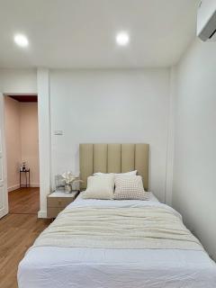 NTG192  ให้เช่า บ้านหรูพร้อมสระว่ายน้ำ ห้วยขวาง ทำเลดี พร้อมเข้าอยู่-202510161104281760587468675.jpg