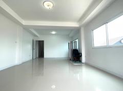 ขาย/ให้เช่า อาคารพาณิชย์ 3 ชั้น ถนนกาญจนาภิเษก (เลียบมอเตอร์เวย์) ใกล้สำนักงานเขตสะพานสูง#LB07 – 001115-202510161140191760589619310.jpg