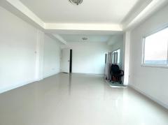 ขาย/ให้เช่า อาคารพาณิชย์ 3 ชั้น ถนนกาญจนาภิเษก (เลียบมอเตอร์เวย์) ใกล้สำนักงานเขตสะพานสูง#LB07 – 001115-202510161140211760589621598.jpg