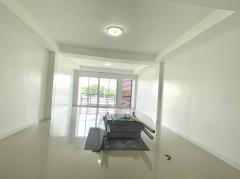 ขาย/ให้เช่า อาคารพาณิชย์ 3 ชั้น ถนนกาญจนาภิเษก (เลียบมอเตอร์เวย์) ใกล้สำนักงานเขตสะพานสูง#LB07 – 001115-202510161140221760589622143.jpg