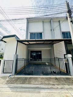 ขายทาวน์โฮมหลังมุม 2 ชั้น เฌอ บางขุนนนท์ ใกล้ MRT บางขุนนนท์