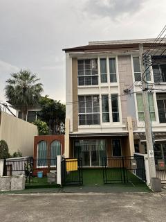 ขายทาวน์โฮม 3 ชั้น หลังมุม ติดสโมสร บ้านกลางเมือง เออร์บาเนี่ยน ศรีนครินทร์ 46-1 แถมบ้านน็อคดาวน์คอนเทนเนอร์บิ้วอิน 2 ตู้ ใกล้ BTS ศรีอุดม ขายทาวน์โฮม-3-ชั้น-หลังมุม-ติดสโมสร-บ