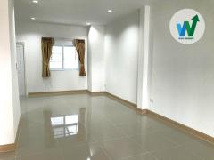 ให้เช่าทาวน์เฮ้าส์หลังมุม 32 ตร.ว.  ใหม่เอี่ยม  3  ห้องนอน 3 ห้องน้ำ 4 แอร์ ใกล้โรงเรียนนานาชาติแฮร์โรว์, ดอนเมือง-202510161740211760611221276.jpg