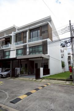 ให้เช่าทาวน์โฮม 3 ชั้น The Terrace รามอินทรา 65​ มีเฟอร์นิเจอร์ Biult-in พร้อมอยู่ ขนาด 24 ตรว-202510161749421760611782510.jpg