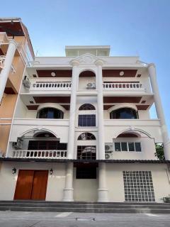 ให้เช่าบ้านเดี่ยว 5 ชั้น 600 ตร.ม. ซ.ทองหล่อ 25 สไตล์คลาสสิกโมเดิร์น ใกล้ รพ.สมิติเวช