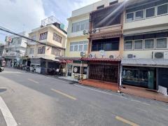 ให้เช่าอาคารพาณิชย์ ชั้น 1 ทำเลดี ติดถนน เหมาะทำธุรกิจ (N.1897)