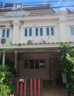 ขายทาวน์โฮม ดิ เอ็กซ์คลูซีฟ สวนหลวง ร.9 ขนาด 24 ตร.ว. ใกล้ รร.นานาชาติชาเตอร์