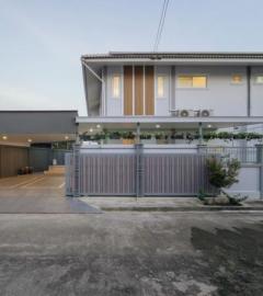 Pool Villa หมู่บ้านเวิร์ลคลับแลนด์ พื้นที่ใหญ่ พร้อมสระว่ายน้ำ บ้านตกแต่งใหม่ทั้งหลัง พื้นหินจริงทั้งหมด ดูหรูและเย็นสบาย