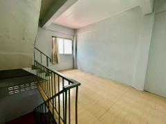 ให้เช่า อาคารพาณิชย์ 3.5 ชั้น 16 ตรว. ถ.ประชาอุทิศ 60-1 ใกล้โรงเรียนอิสลามวิทยาลัย-202510201656261760954186484.jpg