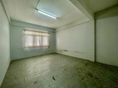 ให้เช่า อาคารพาณิชย์ 3.5 ชั้น 16 ตรว. ถ.ประชาอุทิศ 60-1 ใกล้โรงเรียนอิสลามวิทยาลัย-202510201656301760954190158.jpg