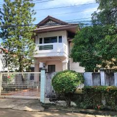 ขาย บ้านเดี่ยว หมู่บ้านปรีชา 2 ชั้น ขนาดเนื้อที่ดิน 90 ตารางวา พื้นที่ใช้สอย 250 ตารางเมตร เจ้าของขายเอง-202510201722351760955755720.jpg