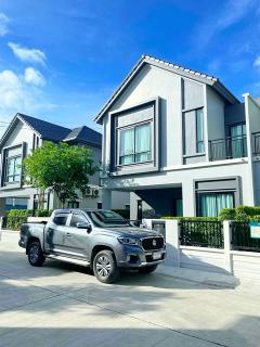 ระยอง 4.2 กม.ให้เช่าบ้าน 2 ชั้น  สุดหรู 170 ตร.ม.นิคมพัฒนา ตลาดเมืองมาบตาพุด 4.4 กม.นิคมอาร์ไอแอล  45 ตร.วา. 3 นอน 3 น้ำ  บริทาเนีย 