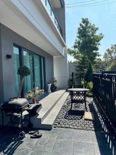 NTG241 ขายหรือ ให้เช่า บ้านเดี่ยว เซนโทร CENTRO รามอินทรา-จตุโชติ 2 บ้านสวยพร้อมเข้าอยู่-202510211724291761042269388.jpg