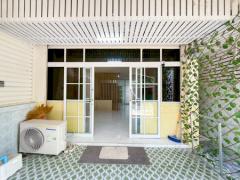 1 Bedroom Apartment Spacious Unit  Prime location near Chaweng Beach and Central Samui, only 1 km away  Fully furnished