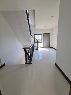  อาคารพาณิชย์ 3 ชั้น   ซีดาร์  หลังมุม  ถนนกันตนา -202510211735111761042911592.jpg