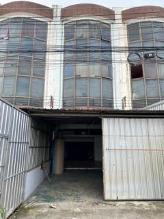 เช่า อาคารพาณิชย์ มีดาดฟ้า ติดถนนสีขาว ถนนสี่เลน ใกล้เทศบาลเมืองท่าโขลง ใกล้ตลาดไท เดินทางสะดวก