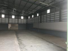 โกดัง พื้นที่ประมาณ 250 ตร.ม. ให้เช่าแถวบางแสน ห้วยกะปิ ทำเลดี เข้าออกได้ทั้งข้าวหลามและสุขุมวิท