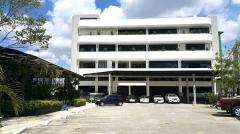 ให้เช่าพื้นที่สำนักงานชั้น 2และชั้น3 ใกล้เซ็นทรัลลาดพร้าว พื้นที่แต่ละห้อง155ตรม มีลิฟท์ มีห้องประชุม จดทะเบียนบริษัทได้ 3  แอร์  1 ห้องประชุม  1 ห้องโล่ง