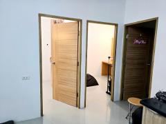 ให้เช่าพื้นที่สำนักงานชั้น 2และชั้น3 ใกล้เซ็นทรัลลาดพร้าว พื้นที่แต่ละห้อง155ตรม มีลิฟท์ มีห้องประชุม จดทะเบียนบริษัทได้ 3  แอร์  1 ห้องประชุม  1 ห้องโล่ง-202510231400231761202823667.jpg