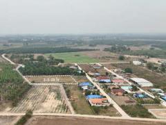 ขายที่ดิน 2-3-28  ไร่ เขตหนองชาก บ้านบึง  ใกล้สนามฟุตบอลเบียร์ช้าง และ วัดสิงห์ทองพรหมาวาส ติดถนน สาธารณะ 2 ด้าน  ไร่ละ  1,600,000  บาท  (ยกแปลง 4.51 ล้านบาท)-202510241453261761292406739.jpg