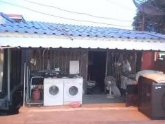 ที่ดินพร้อมสิ่งปลูกสร้าง ติดถนน 4 เลน ถนนบางปะอินสายใน ราคาไม่ถึงล้าน น้ำท่วมไม่ถึงบ้าน ทำเลสามารถเปิดร้านเล็กๆได้