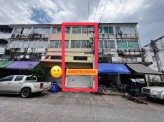 อาคารพาณิชย์ เบญจทรัพย์ คลอง 6 ถ. รังสิต- นครนายก ต. รังสิต อ.ธัญบุรี  จ.ปทุมธานี พื้นที่ ขนาด 16 ตารางวา มี 3.5 ชั้น(มีชั้นลอย)  หน้ากว้าง 4 เมตร ลึก 12 เมตร พื้นที่ใช้สอย 170 ตารางเมตร  ลักษณะ พื้นปูน มี 1 ห้องน้ำ ภายในตัวอาคารมีลักษณะเป็นโถงใหญ่ พ