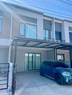 ให้เช่า ทาวน์โฮม พลีโน่ สุขุมวิท–บางนา 2 (Pleno Sukhumvit–Bangna 2) 17 ตรว. 120 ตร.ม. 3 นอน 2 น้ำ 2 ชั้น จอดรถได้ 2 คัน