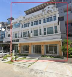 KPIS Inter Sch. 3.3กม. แอร์ใหม่ 11 ตัว เช่าอาคาร3คูหา 6ชั้น  โชว์รูม เลียบด่วนเอกมัย-รามอินทรา 3กม. รถไฟฟ้ารามอินทรา กม.9 490ม. แฟชั่น 15นอน