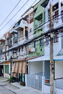 ซอยลาซาล 20-26 แบริ่ง 10-16  5A/C BTSแบริ่ง 1.2 กม.พร้อมเข้าอยู่ ให้เช่าทาวน์เฮ้าส์สุดหรู 3.5ชั้น มีดาดฟ้า รีโนเวทใหม่ 