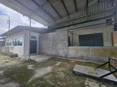 ขายโกดังพานทองชลบุรี ขายที่ดินพร้อมโกดัง  บนเนื้อที่   2 ไร่  พื้นที่ใช้สอย 1,100  ตรม ผังสีส้ม