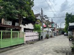 ขายทาวน์โฮม 3 ชั้น ลาดพร้าว 64 เนื้อที่ 24 ตร.ว บิ้วอินท์สวย ทำเลใจกลางลาดพร้าว ใกล้ MRT & เลียบด่วน