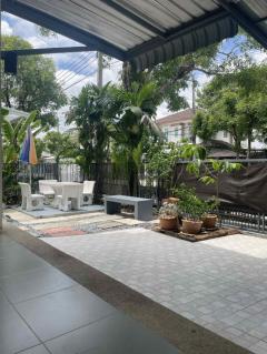 ให้เช่า บ้านเดี่ยว มัณฑนา พระราม 9–ศรีนครินทร์ 66 ตร.ว. 300 ตร.ม. 3 นอน 3 น้ำ 2 ชั้น จอดรถได้ 2 คัน เฟอร์นิเจอร์ครบ-202510271834501761564890616.jpg