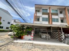 ขาย ทาวน์โฮม ถนนเมน เดอะทรัสต์ซิตี้ งามวงศ์วาน 170 ตรม 29.1 ตรว พร้อมอยู่หลังมุม เดินทางสะดวก