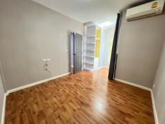 ขาย ทาวน์โฮม ถนนเมน เดอะทรัสต์ซิตี้ งามวงศ์วาน 170 ตรม 29.1 ตรว พร้อมอยู่หลังมุม เดินทางสะดวก-202510272223591761578639453.jpg