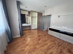 ขาย ทาวน์โฮม ถนนเมน เดอะทรัสต์ซิตี้ งามวงศ์วาน 170 ตรม 29.1 ตรว พร้อมอยู่หลังมุม เดินทางสะดวก-202510272224011761578641131.jpg