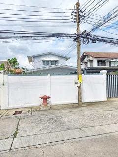 สะพาน99 450ม. บ้านเดี่ยว 2ชั้น 3-4นอน 60ตรว. 200ตรม. ซ.ประชาชื่น 2-8 มจพ. 4.5 กม.  MRTบางซ่อน 1.5 กม. บางซื่อ   2น้ำ   เกทเวย์ แอท บางซื่อ