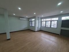 ให้เช่า บ้านเดี่ยว ซอยรัชดาภิเษก 3 จดทะเบียนออฟฟิศได้ ห้ามเลี้ยงสัตว์ ใกล้ MRT พระราม 9 ใกล้ Fortune ดินแดง-202510281046021761623162069.jpg