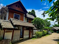 ขายบ้านสวย 2 หลัง ใจกลางธรรมชาติ วิวเขา เงียบสงบพร้อมเข้าอยู่ บ้านแม่ฮี้ อ.ปาย แม่ฮ่องสอน เพียง 6.5 ล้านบาท 