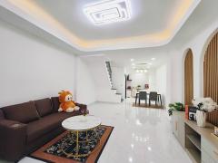 ขายทาวน์เฮ้าส์ 2 ชั้น หมู่บ้านพูนสินธานี 3 เนื้อที่ 17.9 ตารางวา   ซอยเคหะร่มเกล้า 64 ถนนเคหะร่มเกล้า แขวงคลองสองต้นนุ่น เขตลาดกระบัง กรุงเทพฯ-202510281217101761628630647.jpg