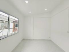 ขายทาวน์เฮ้าส์ 2 ชั้น หมู่บ้านพูนสินธานี 3 เนื้อที่ 17.9 ตารางวา   ซอยเคหะร่มเกล้า 64 ถนนเคหะร่มเกล้า แขวงคลองสองต้นนุ่น เขตลาดกระบัง กรุงเทพฯ-202510281217331761628653028.jpg